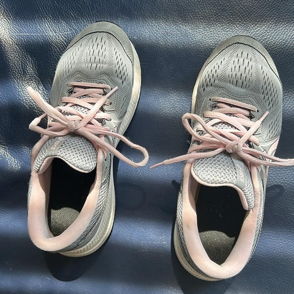 ASICS runners - Picture 2 of 4